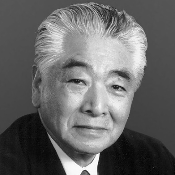 Portrait of Raymond Moriyama
